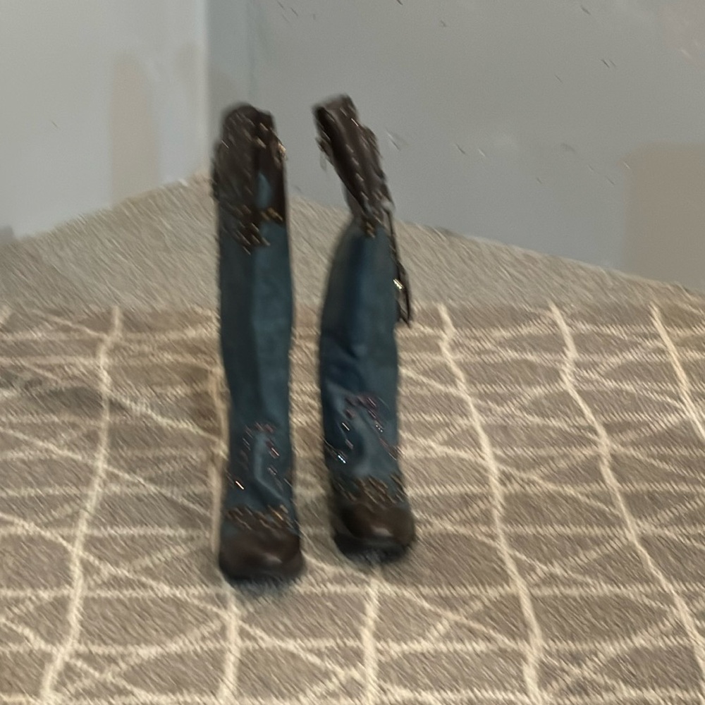 Womens western style boots (vegan)